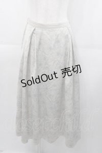 an another angelus / リリーフラワーサテンタックスカート  グレー I-25-11-04-056-CA-SK-SA-ZI