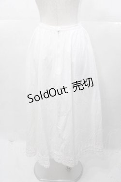 画像2: PINK HOUSE / 裾フリル&ハシゴレーススカート  ホワイト I-25-11-04-074-LO-SK-SA-ZI