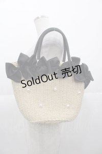 axes femme POETIQUE / リボン雑材風バッグ  アイボリーＸ黒 I-25-11-04-093-AX-BG-SA-ZI