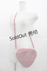 axes femme POETIQUE / ロゴプレートハートポシェット  赤 I-25-11-04-094-AX-BG-SA-ZI