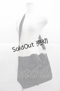 Maison de FLEUR / ボンネルリボンショルダーバッグ  黒 I-25-11-04-100-LO-BG-SA-ZI