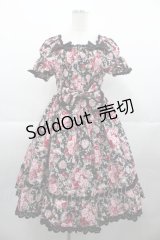 BABY,THE STARS SHINE BRIGHT / シュガーブーケ〜永遠の乙女の憧れ〜柄シャーリングワンピース  黒 I-25-11-07-053-BA-OP-SA-ZI