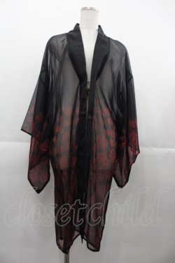 画像1: axes femme kawaii / 彼岸花柄シアー着物風羽織  黒Ｘ赤Ｘ白 I-25-11-07-061-AX-TO-SA-ZI
