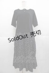 Jane Marple Dans Le Salon / ドット切替半袖ワンピース  黒Ｘ白 I-25-11-07-063-JM-OP-SA-ZI