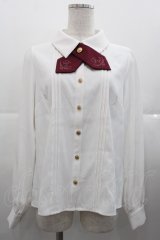 Amavel / Historical Butler クロスタイブラウス  白Ｘボルドー I-25-11-07-002-CA-BL-SA-ZI