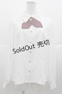Amavel / Historical Butler クロスタイブラウス  白Ｘボルドー I-25-11-07-002-CA-BL-SA-ZI