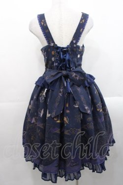 画像2: ALICE and the PIRATES / 魔女と悪魔の西洋菓子店〜ソロモンの小さな鍵と秘密のレシピ〜柄ジャンパースカートI  ネイビー I-25-11-12-036-PA-OP-SA-ZI