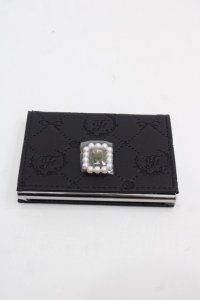Maison de FLEUR / パールビジューモノグラムカードケース  黒 I-25-11-12-109-LO-ZA-SA-ZI