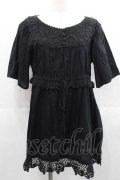 INGEBORG / 編み薔薇レース半袖チュニック  黒 I-25-11-15-019-LO-BL-SA-ZI