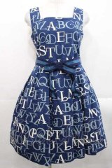 Jane Marple / アルファベットロゴのスクエアドレス M ブルー I-25-11-18-059-JM-OP-SA-ZI