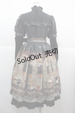 画像2: ALICE and the PIRATES / Fleeting moments〜月下の不思議な珈琲店〜柄ワンピース  黒 I-25-11-24-052-PA-OP-SA-ZI