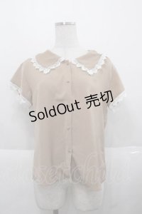 an another angelus / レース使いビッグカラーブラウス  ベージュ I-25-11-27-004-CA-BL-SA-ZI