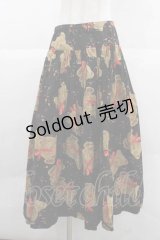 WONDERFUL WORLD / テディベア柄前開きスカート  ブラック I-25-12-02-087-LO-SK-SA-ZI