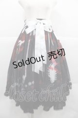 Triple fortune / ブラッディスカート  黒Ｘ赤Ｘ白 I-25-12-06-098-EL-SK-SA-ZI