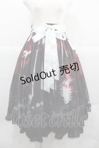 Triple fortune / ブラッディスカート  黒Ｘ赤Ｘ白 I-25-12-06-098-EL-SK-SA-ZI