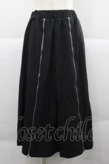 KMK(KINGLY MASK) / フロントZIPスカート  黒Ｘシルバー I-25-12-06-103-PU-SK-SA-ZI