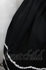 画像3: BABY,THE STARS SHINE BRIGHT / リボンスカラップジャンパースカート  黒Ｘ白 I-25-12-13-091-BA-OP-SA-ZI (3)