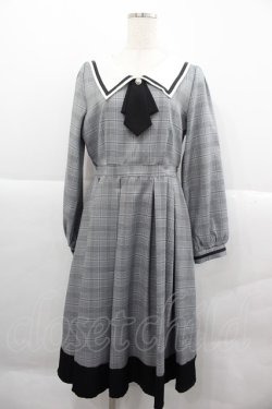 画像1: axes femme / ブローチ付セーラーワンピース  グレーチェック I-25-12-18-081-AX-OP-SA-ZI