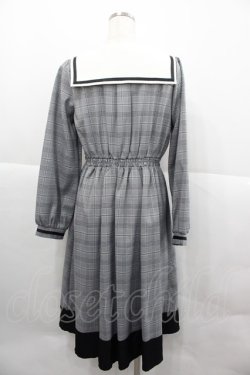 画像2: axes femme / ブローチ付セーラーワンピース  グレーチェック I-25-12-18-081-AX-OP-SA-ZI