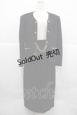 画像1: INGEBORG / クロスチェーン付ノーカラージャケット&スカートセットアップ  ブラック I-25-12-18-089-LO-JA-SA-ZI