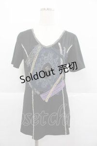 OZZ ANGELO / 鍵プリントレースデザイン半袖カットソー  黒 I-25-12-24-088-OO-TO-SA-ZI