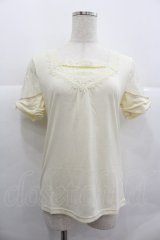 axes femme / 袖リボンインナープルオーバー M キナリ I-25-12-29-034-AX-TO-SA-ZI