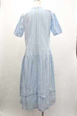 画像2: PINK HOUSE / フロントピンタックレース半袖ワンピース  サックス I-26-01-04-044-LO-OP-SA-ZI