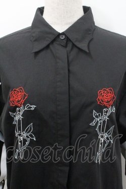 画像3: LISTEN FLAVOR / 薔薇とナイフ袖リボンシャツ  黒Ｘ白Ｘ赤 I-26-01-08-045-PU-BL-SA-ZI
