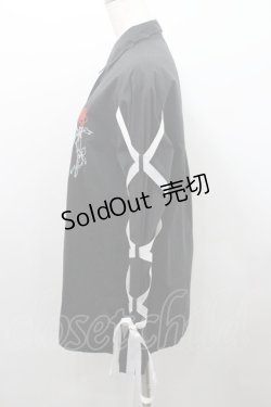 画像4: LISTEN FLAVOR / 薔薇とナイフ袖リボンシャツ  黒Ｘ白Ｘ赤 I-26-01-08-045-PU-BL-SA-ZI