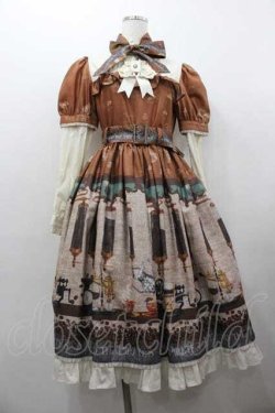 画像1: ALICE and the PIRATES / Fleeting moments〜月下の不思議な珈琲店〜柄ワンピース  キャラメル I-26-01-15-050-PA-OP-SA-ZI