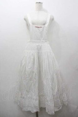 画像1: WONDERFUL WORLD / ロゴ刺繍エプロンドレス  ホワイト I-26-01-15-060-LO-OP-SA-ZI