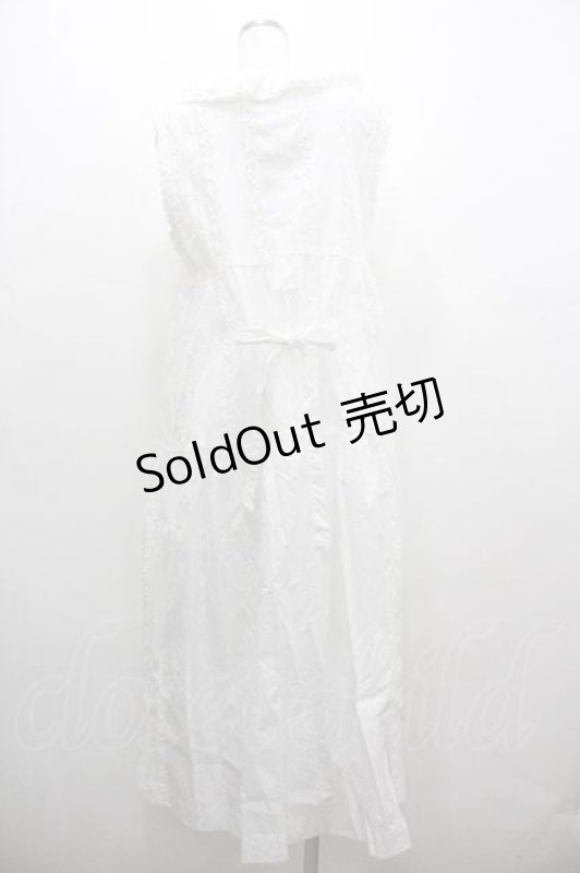 画像2: WONDERFUL WORLD / 縦ピンタック&ピコフリルノースリーブワンピース  ホワイト I-26-01-15-061-LO-OP-SA-ZI (2)