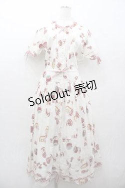 画像1: WONDERFUL WORLD / ジャム瓶総柄半袖ワンピース  白Ｘ赤 I-26-01-15-063-LO-OP-SA-ZI