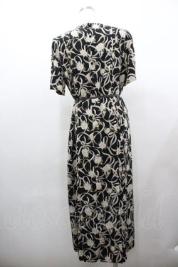 画像2: INGEBORG / カメリアリボン総柄半袖ワンピース  黒Ｘ白 I-26-01-18-059-LO-OP-SA-ZI
