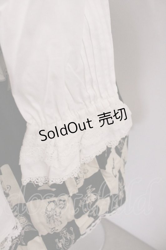 画像2: BABY,THE STARS SHINE BRIGHT / チェス柄アリスのカフェワンピース  黒Ｘ白 I-26-01-20-043-BA-OP-SA-ZI (2)