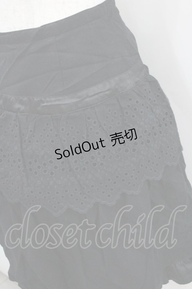 画像2: Emily Temple cute / レースデザインスカート  黒 I-26-01-22-050-ET-SK-SA-ZI (2)