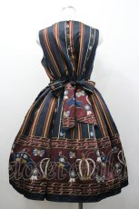 画像2: axes femme kawaii / アンティークモチーフストライプジャンパースカート  黒 I-26-01-24-054-AX-OP-SA-ZI (2)