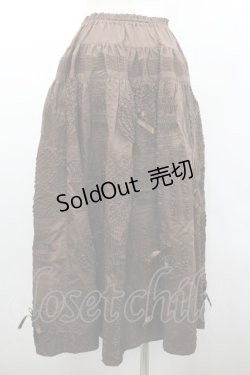 画像2: WONDERFUL WORLD / ピコフリル&ピンタックモチーフパッチワークスカート  ブラウン I-26-01-24-084-LO-SK-SA-ZI