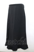 KANEKO ISAO / 裾ピコフリルたくし上げリボン付きスカート  ブラック I-26-01-24-086-EL-SK-SA-ZI