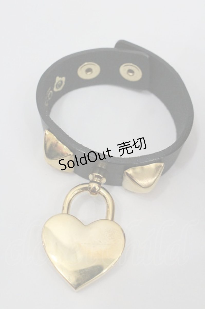 画像2: Q-pot. / ハートロック・パドロックレザーブレスレット  黒Ｘゴールド I-26-01-26-028-QP-AC-SA-ZI (2)
