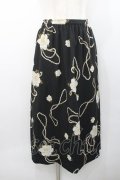 INGEBORG / パール&バラ柄スカート  ブラック I-26-01-31-090-LO-SK-SA-ZI