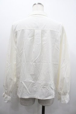 画像2: axes femme / カメオ×ジャボブローチ付ブラウス  生成り I-26-02-01-090-AX-BL-SA-ZI