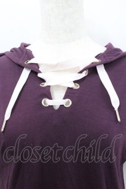 画像2: axes femme / フロント編み上げサテンプリーツ切替フードワンピース  ボルドーＸピンク I-26-02-08-074-AX-OP-SA-ZI