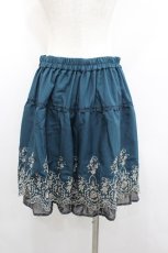 画像3: axes femme POETIQUE / 裾刺繍スカパン  グリーン I-26-02-08-104-AX-PA-SA-ZI (3)