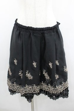 画像1: axes femme / バラ刺繍入りスカート  黒Ｘアイボリー I-26-02-08-114-AX-SK-SA-ZI