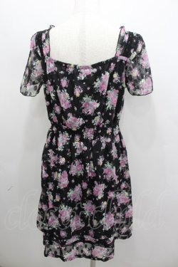 画像3: axes femme / 薔薇ブーケプリントシフォン半袖ワンピース  黒Xピンク I-26-02-11-118-AX-OP-SA-ZI