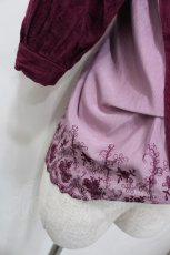 画像2: axes femme / 裾刺繍半袖トップス  パープル I-26-02-13-037-AX-TO-SA-ZI (2)