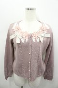 axes femme / フラワーモチーフ使いカーディガン  ピンク I-26-02-13-044-AX-TO-SA-ZI