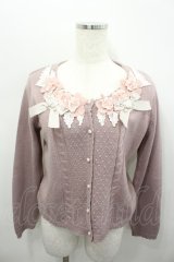 axes femme / フラワーモチーフ使いカーディガン  ピンク I-26-02-13-044-AX-TO-SA-ZI