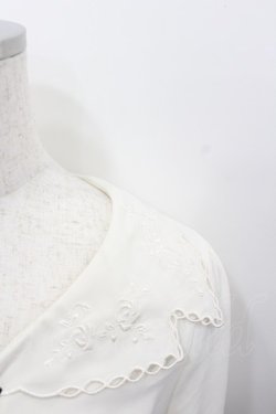 画像2: an another angelus / ローズ刺繍ハシゴカットワーク衿ブラウス F アイボリー I-26-02-13-012-CA-BL-TE-ZI